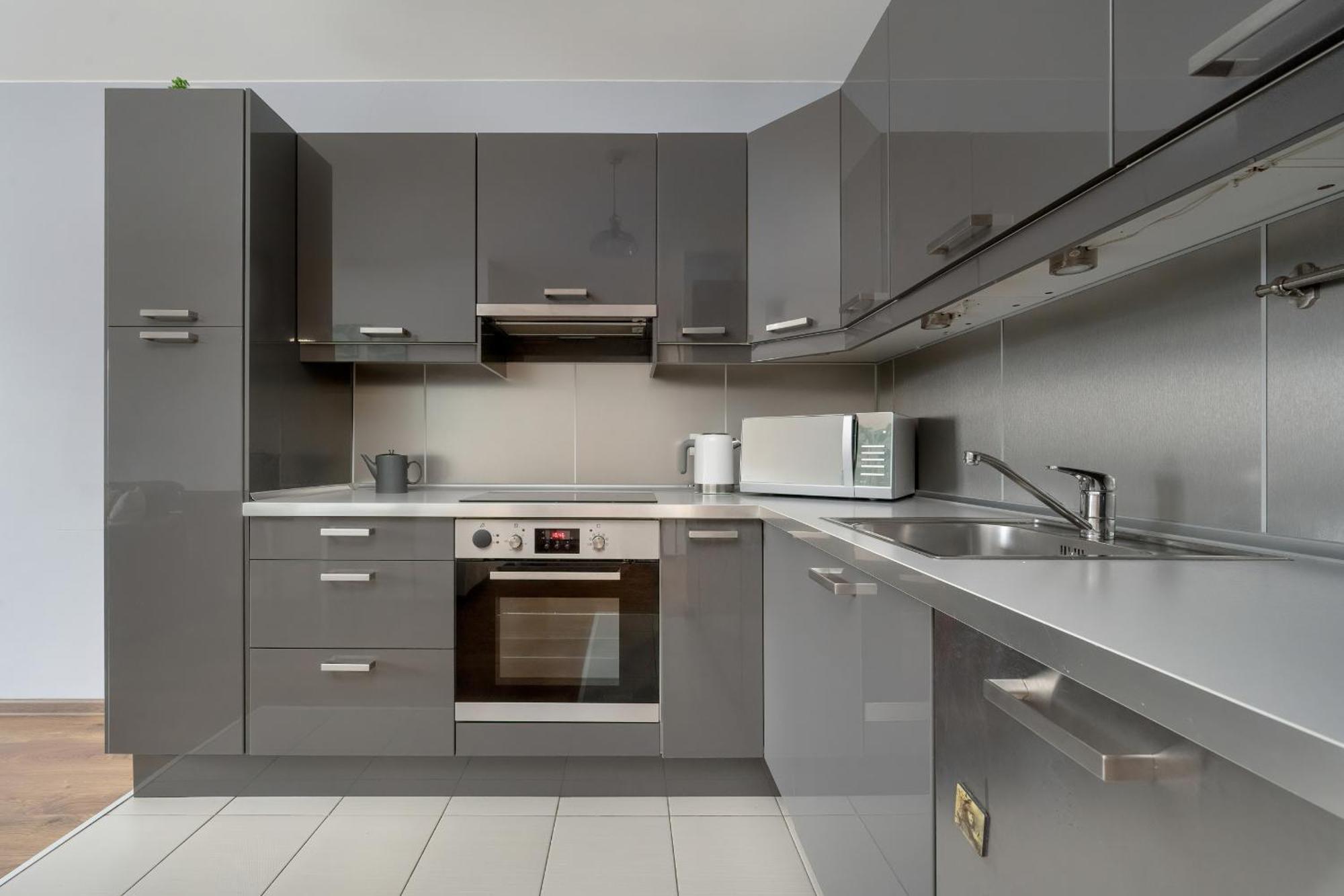Modern With Balcony In By Renters *