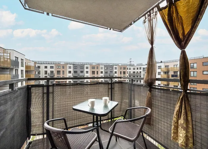 Modern Apartment With Balcony In Wroclaw By Noclegi Renters